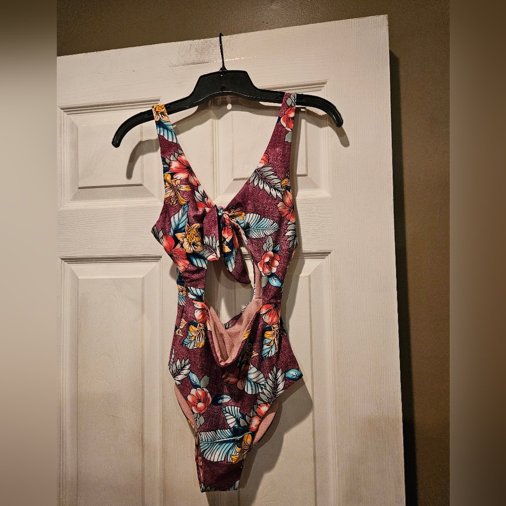 NO BOUNDARIES BATHING SUIT